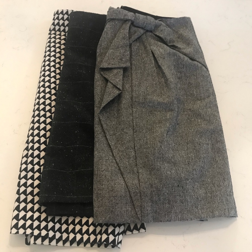 3pc Lot - Banana Republic Work Skirts - 4 petite